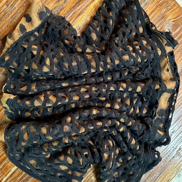 Beautiful leopard & black knit double layer Infinity Scarf, excellent condition - Picture 3 of 6